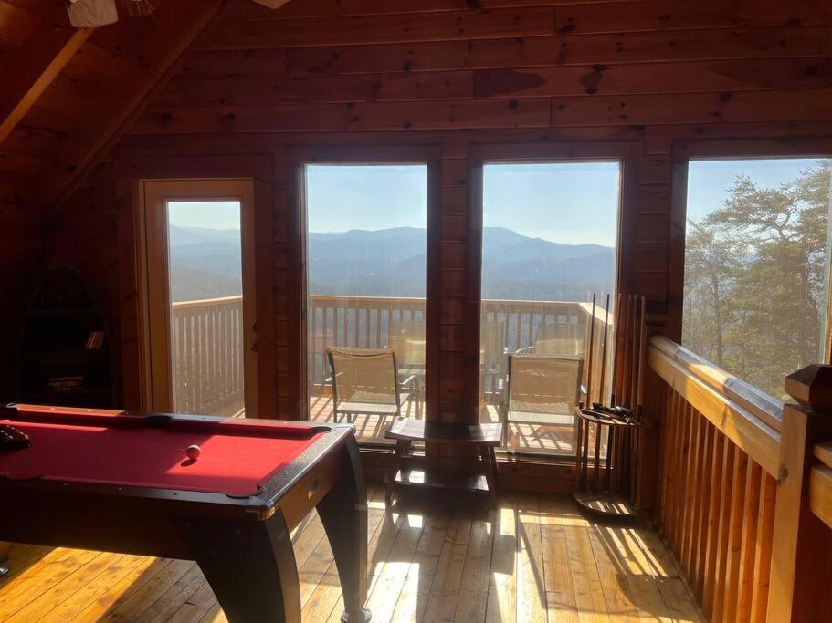 Villa Yogi'S Den: Breathtaking Views! 3 Min To Dollywood, On 1 Acre! Sevierville Esterno foto