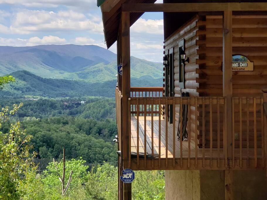 Villa Yogi'S Den: Breathtaking Views! 3 Min To Dollywood, On 1 Acre! Sevierville Esterno foto