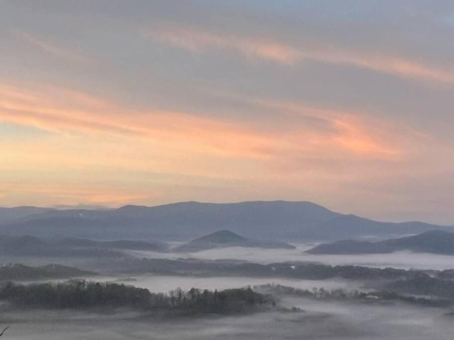 Villa Yogi'S Den: Breathtaking Views! 3 Min To Dollywood, On 1 Acre! Sevierville Esterno foto