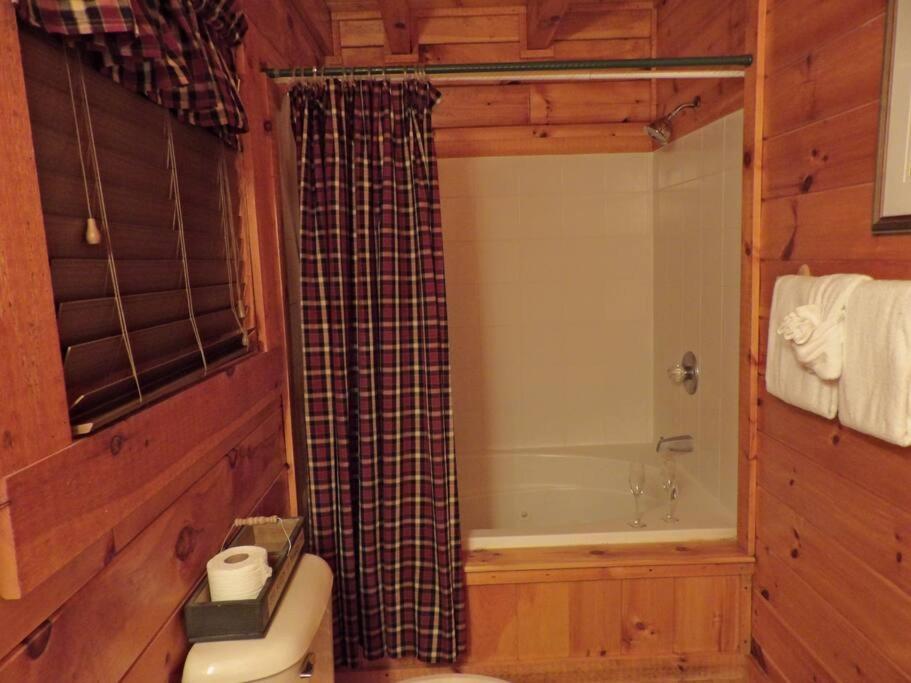 Villa Yogi'S Den: Breathtaking Views! 3 Min To Dollywood, On 1 Acre! Sevierville Esterno foto