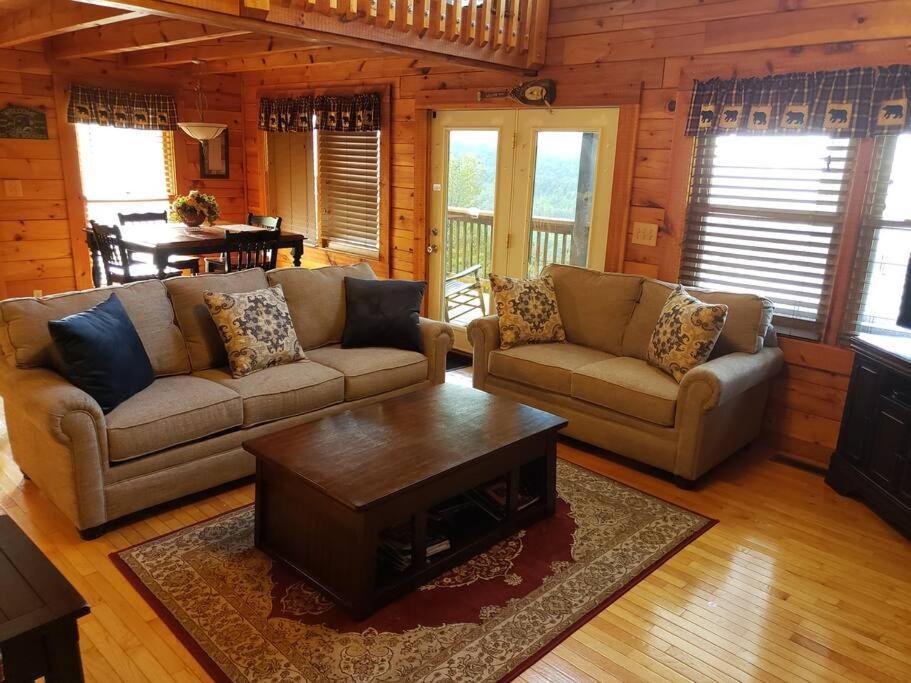 Villa Yogi'S Den: Breathtaking Views! 3 Min To Dollywood, On 1 Acre! Sevierville Esterno foto