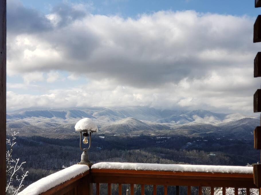 Villa Yogi'S Den: Breathtaking Views! 3 Min To Dollywood, On 1 Acre! Sevierville Esterno foto