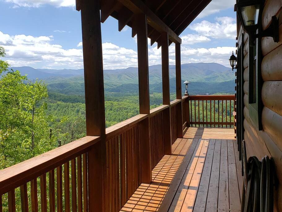 Villa Yogi'S Den: Breathtaking Views! 3 Min To Dollywood, On 1 Acre! Sevierville Esterno foto