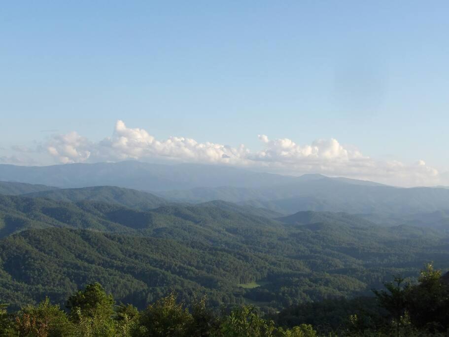 Villa Yogi'S Den: Breathtaking Views! 3 Min To Dollywood, On 1 Acre! Sevierville Esterno foto