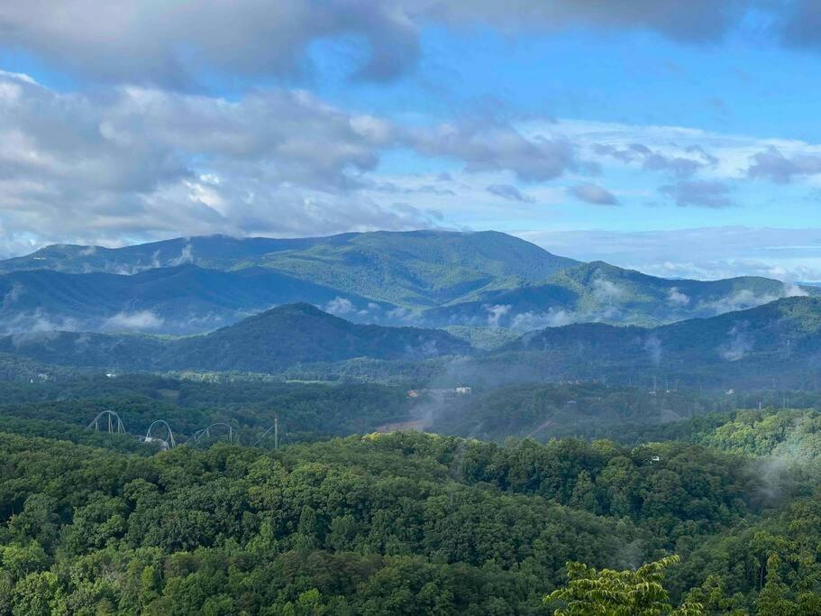 Villa Yogi'S Den: Breathtaking Views! 3 Min To Dollywood, On 1 Acre! Sevierville Esterno foto