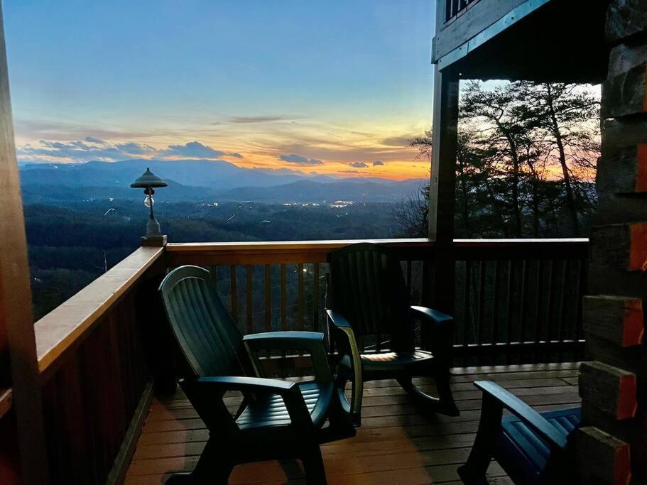 Villa Yogi'S Den: Breathtaking Views! 3 Min To Dollywood, On 1 Acre! Sevierville Esterno foto